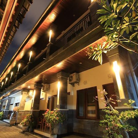 Surya Inn Kuta Lombok Esterno foto