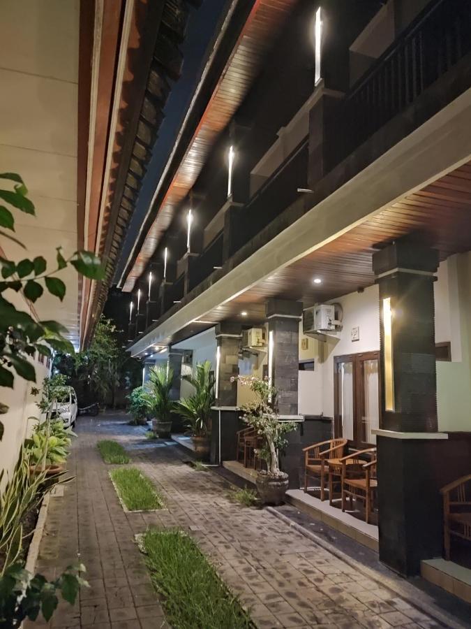 Surya Inn Kuta Lombok Esterno foto