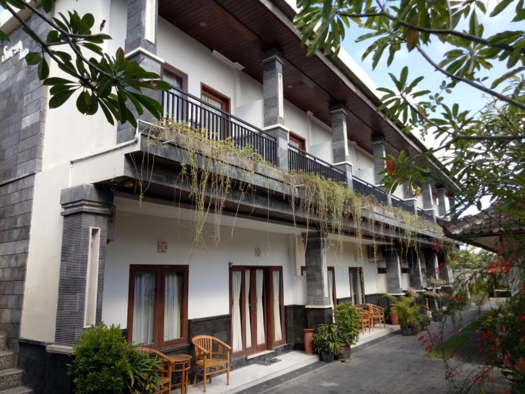 Surya Inn Kuta Lombok Esterno foto