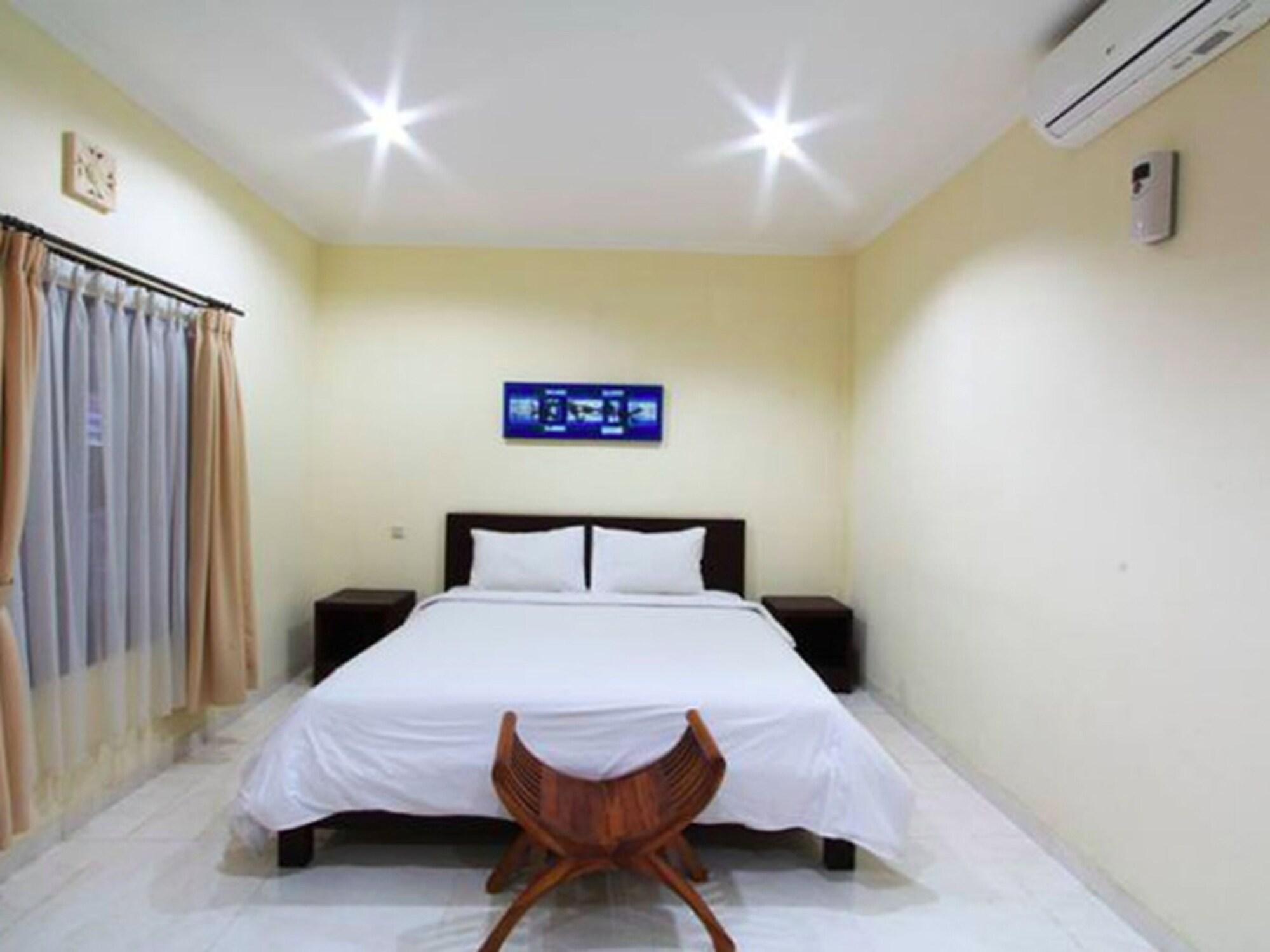 Surya Inn Kuta Lombok Esterno foto