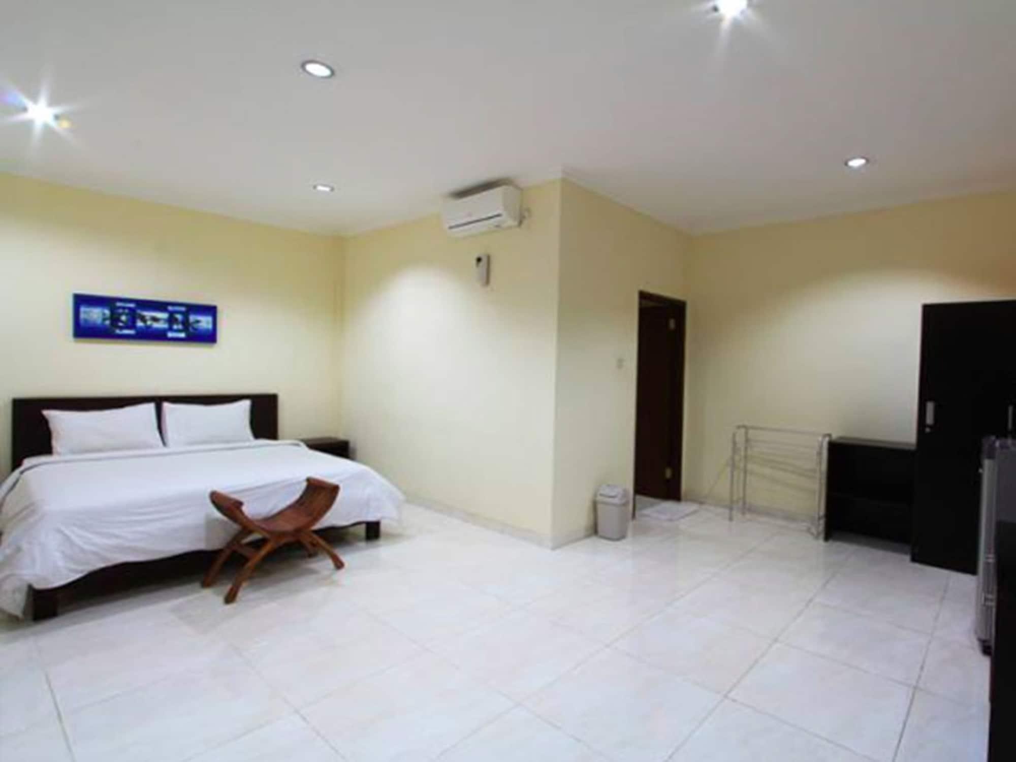 Surya Inn Kuta Lombok Esterno foto