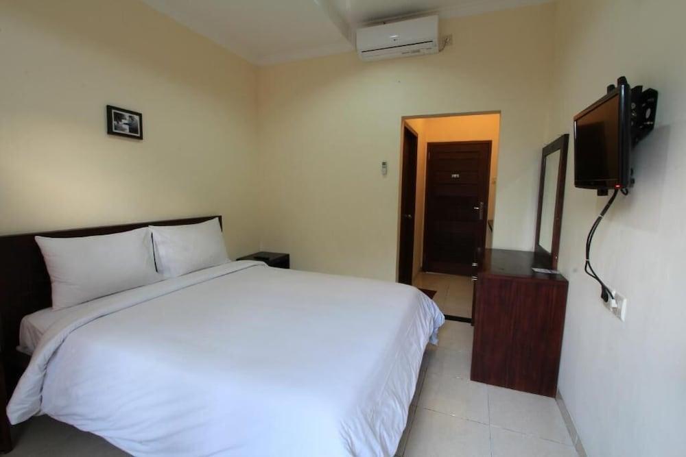 Surya Inn Kuta Lombok Esterno foto