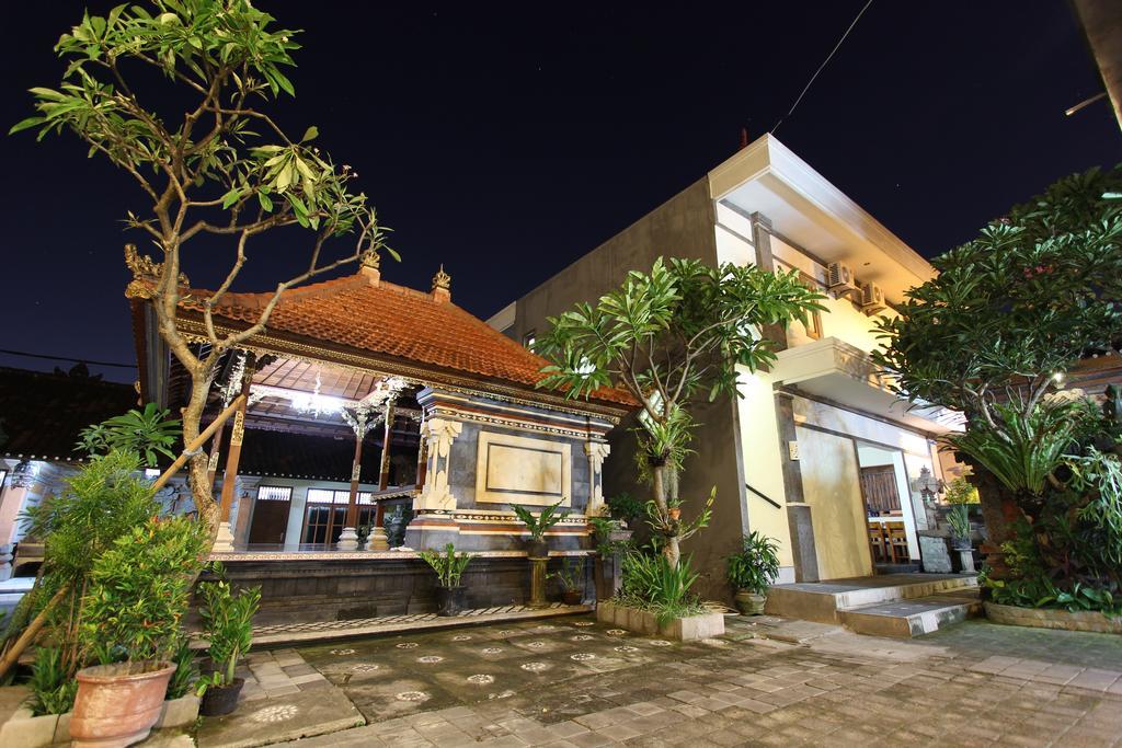 Surya Inn Kuta Lombok Esterno foto