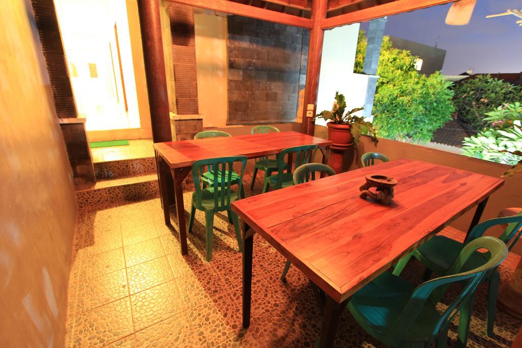 Surya Inn Kuta Lombok Esterno foto
