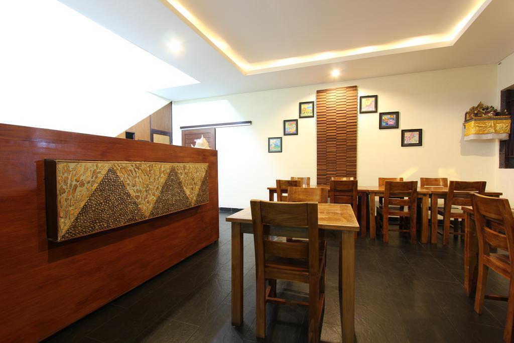 Surya Inn Kuta Lombok Esterno foto