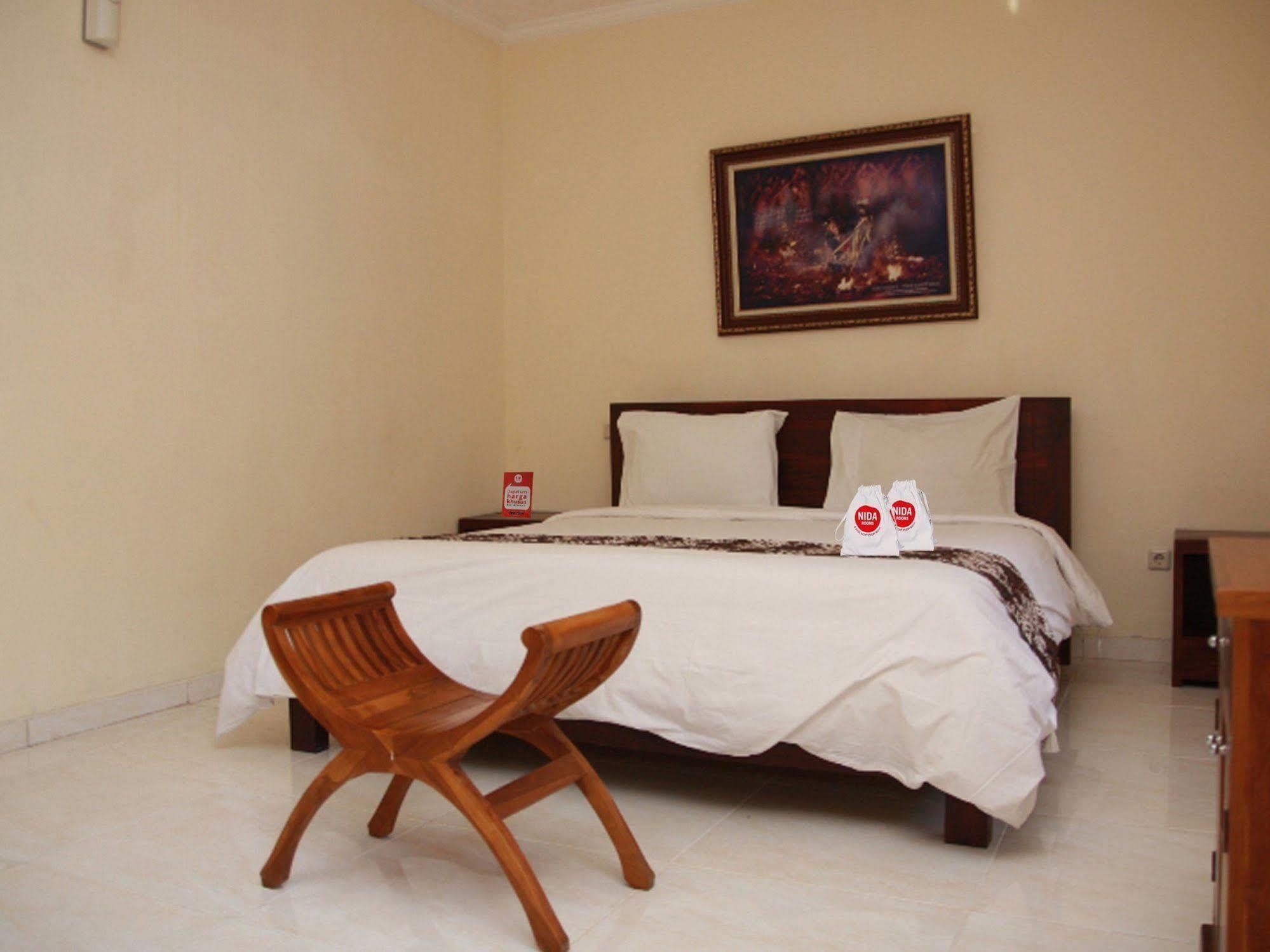 Surya Inn Kuta Lombok Esterno foto