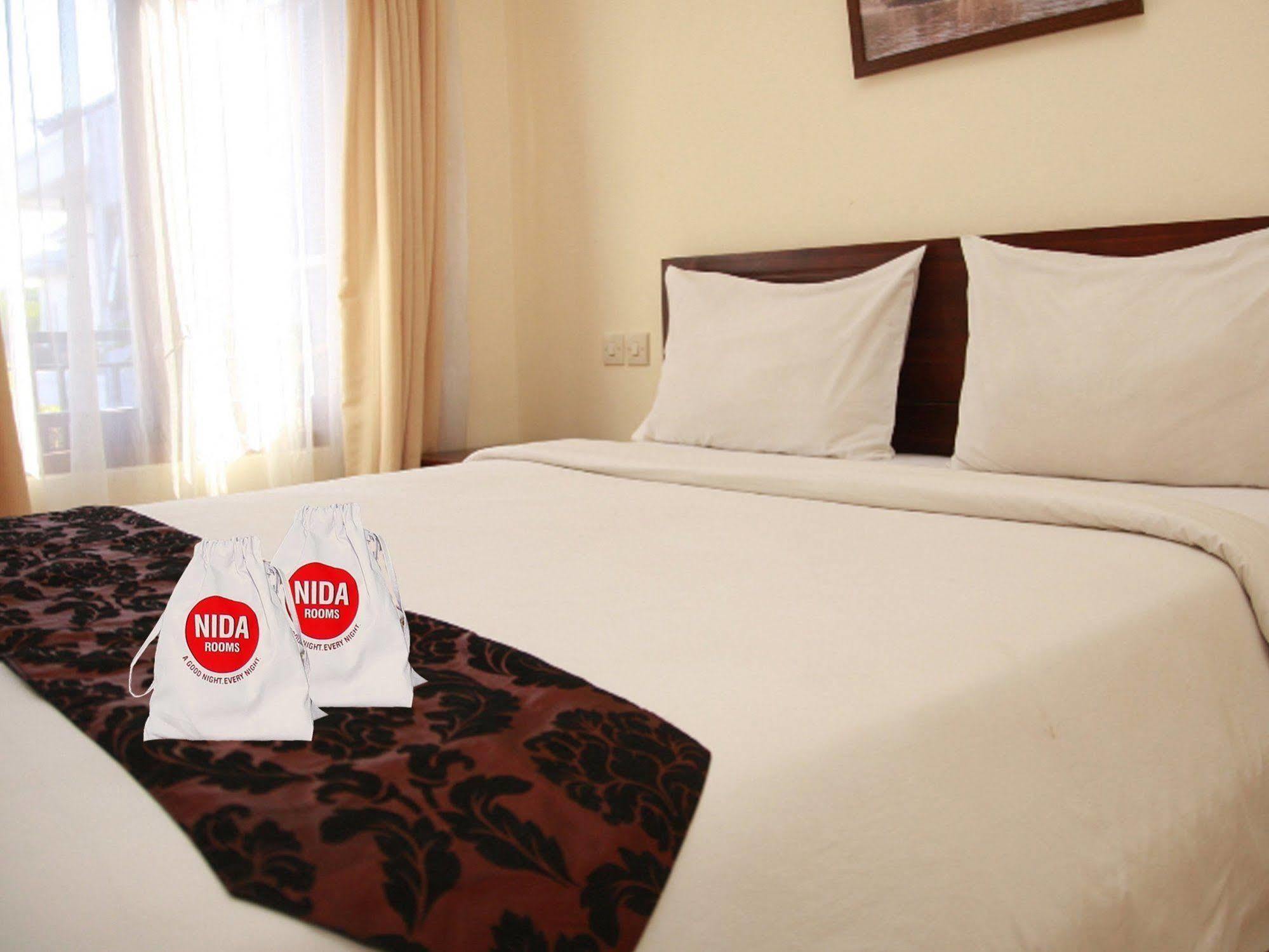 Surya Inn Kuta Lombok Esterno foto