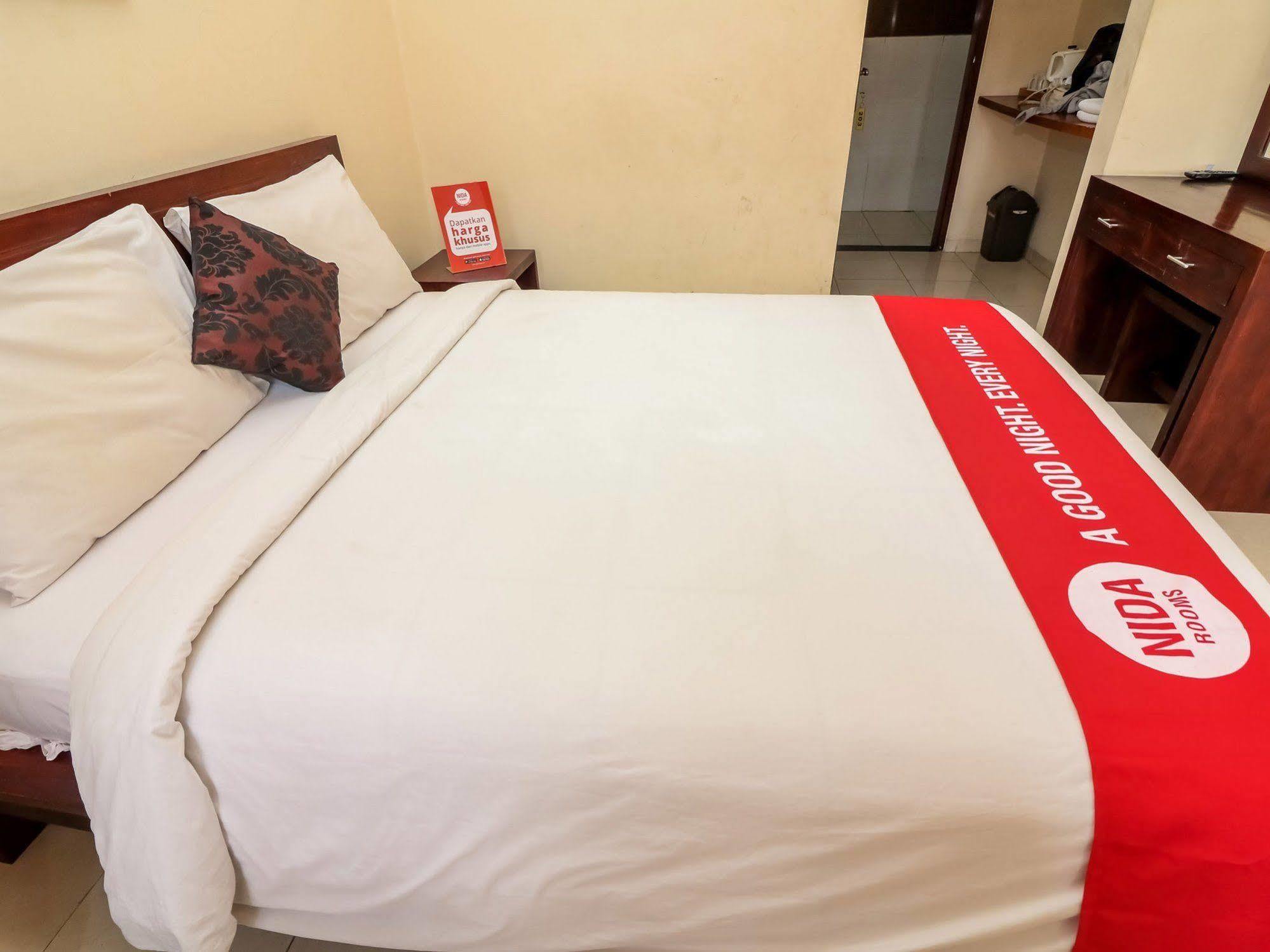 Surya Inn Kuta Lombok Esterno foto