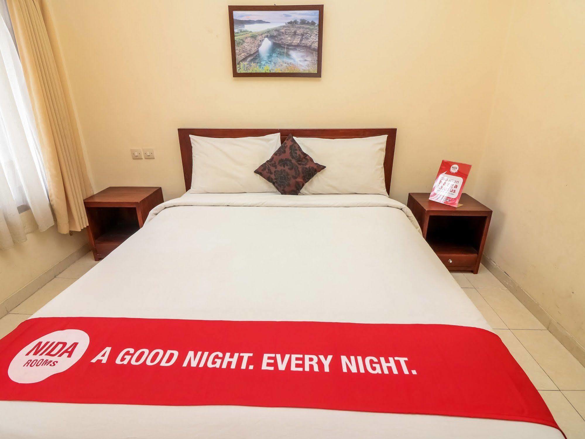 Surya Inn Kuta Lombok Esterno foto