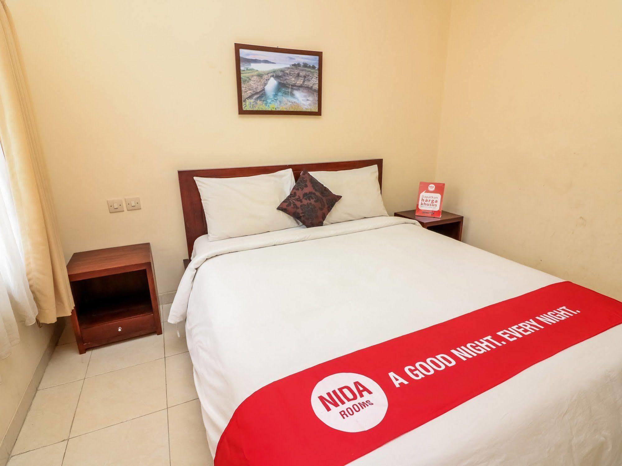 Surya Inn Kuta Lombok Esterno foto
