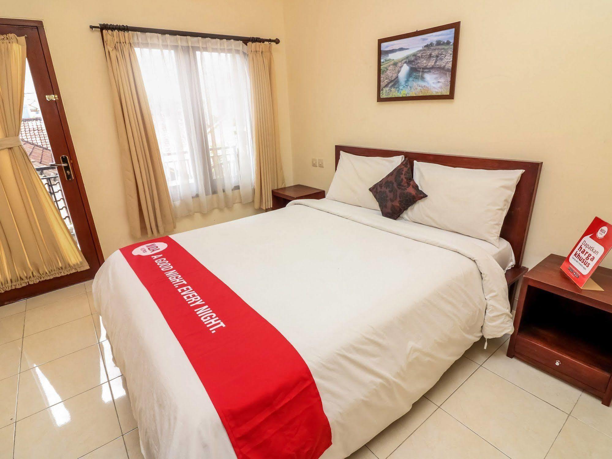 Surya Inn Kuta Lombok Esterno foto